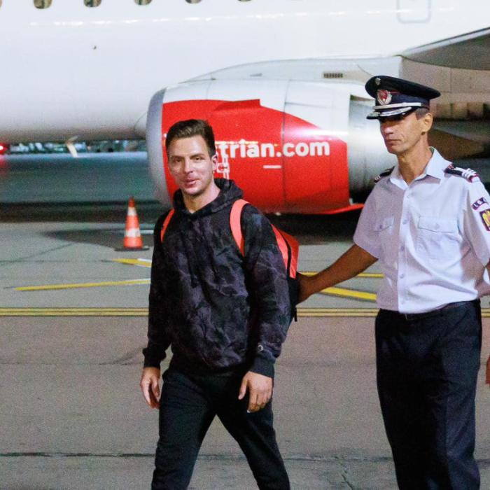 Primul pacient tratat în străinătate după exploziile de la Crevedia a revenit cu bine în ţară