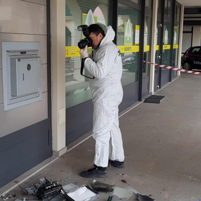 Român, identificat după ce a vandalizat un ATM al Poștei italiene