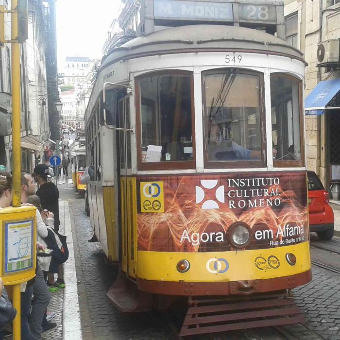 Portugalia taie toate ajutoarele pentru străinii din țară: "Au umflat artificial piața imobiliară"