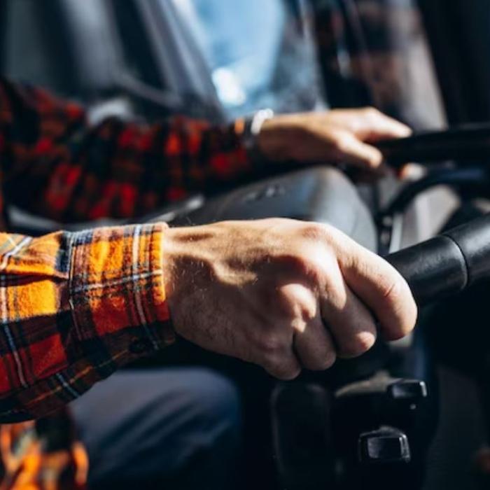 UE plănuiește teste regulate de vedere pentru șoferii pensionari. Expert: Riscul accidentelor care pun viața în pericol crește