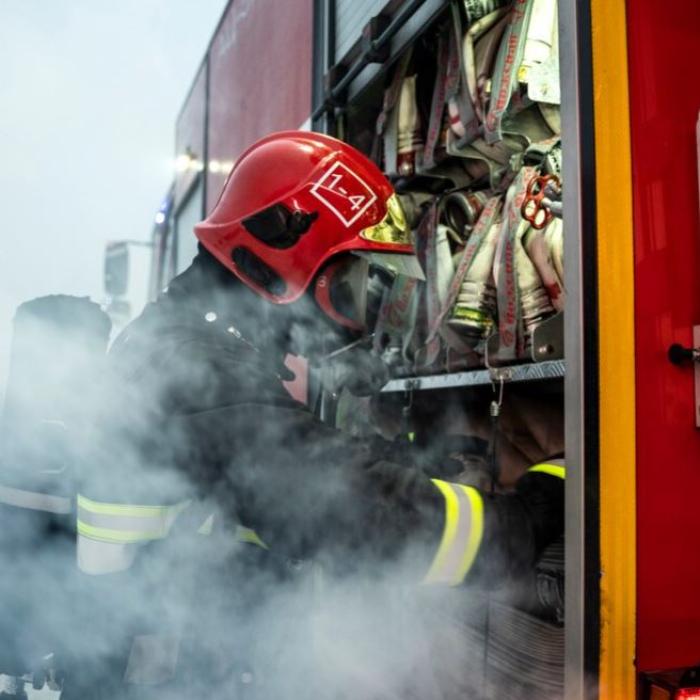 Un autobuz plin cu elevi a luat foc lângă o școală din Padova. Reacția șoferului a evitat o tragedie