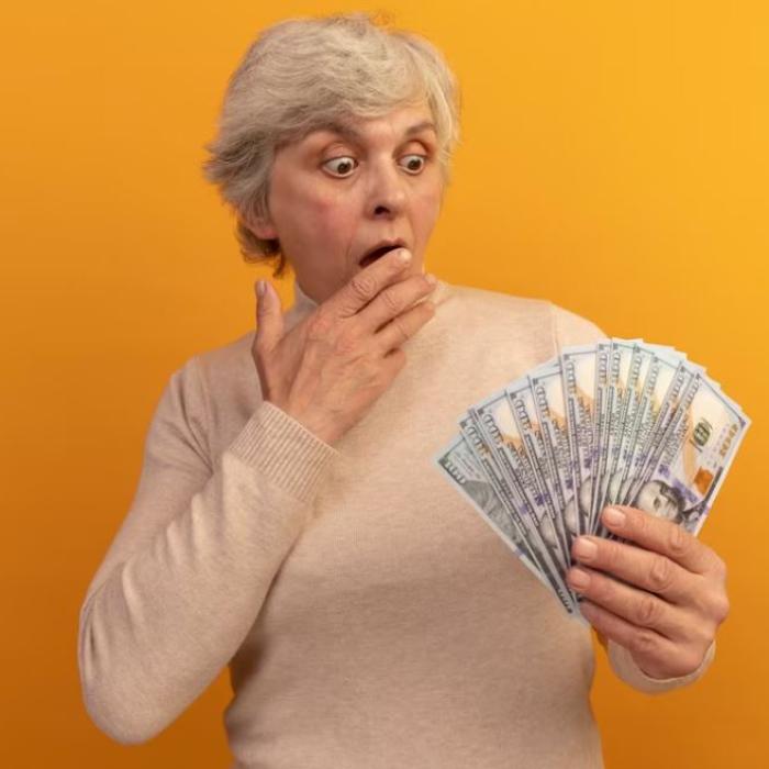 Italia. Pensionarii vor primi pe lângă prima obișnuită din decembrie, un bonus suplimentar