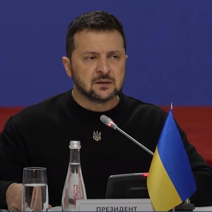 Surse: Zelenski vine, săptămâna viitoare, în România