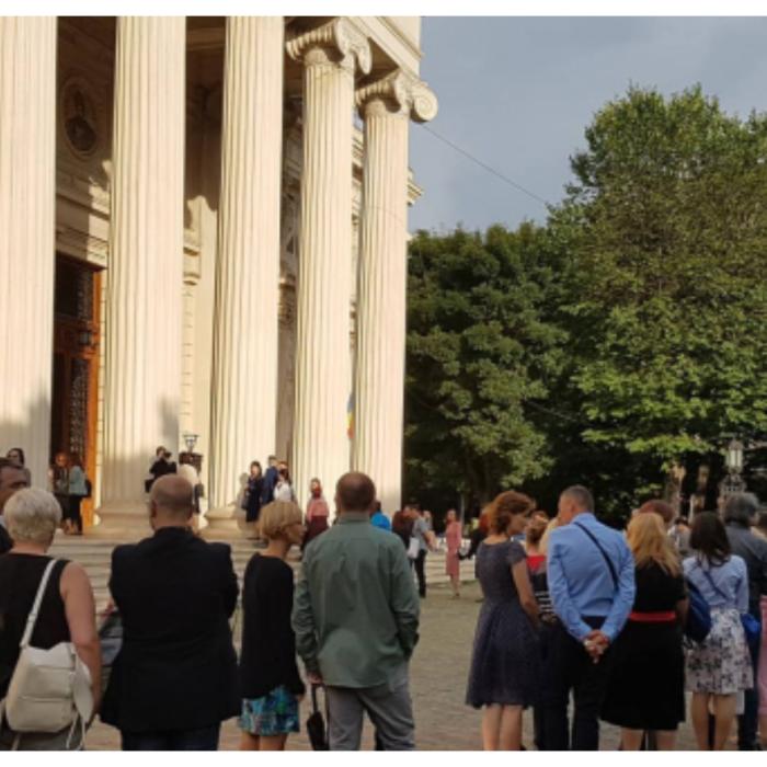 ''Am legitimație guvernamentală''. Cum a vrut o angajată a statului să ocupe abuziv un loc la Ateneu