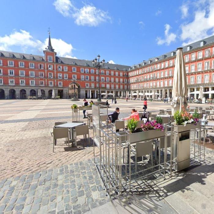 Unde sunt cele mai mari salarii din Spania. Topul orașelor și cartierelor