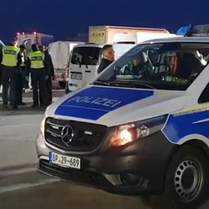 Germania înăsprește controalele la toate granițele. Una dintre autostrăzile importante, închisă