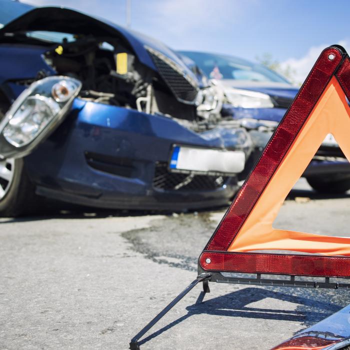 Român, grav accident rutier în Austria: A fost aruncat prin parbriz; fiul său era la volan