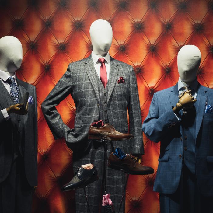 Tehnică nouă de jaf: Un hoț s-a dat drept "manechin" pentru a sparge un magazin din Varșovia