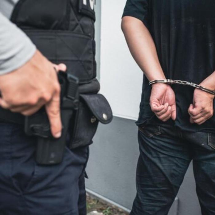 Un român, căutat zece ani de poliția din Italia, prins în Belgia: bărbatul și-a înjunghiat colegul de apartament și a fugit