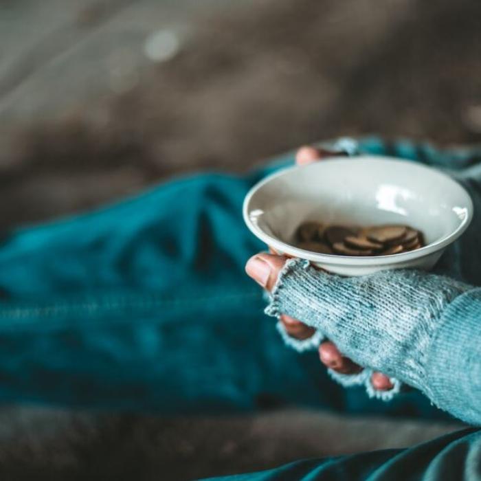 Una din 10 persoane cu studii superioare, expusă riscului de sărăcie în Spania