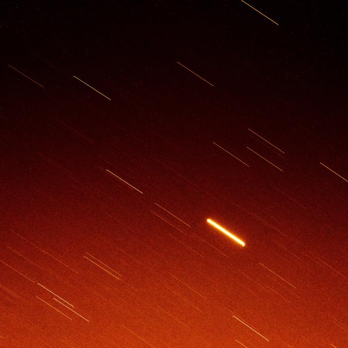 Cometa „Diavolul", de trei ori mai mare decât Muntele Everest, se îndreaptă spre Pământ