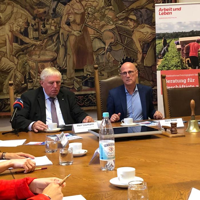 Germania. Birou pentru muncă echitabilă, deschis pentru lucrătorii temporari din România: „Acești oameni muncesc din greu, angajatorii îi păcălesc“