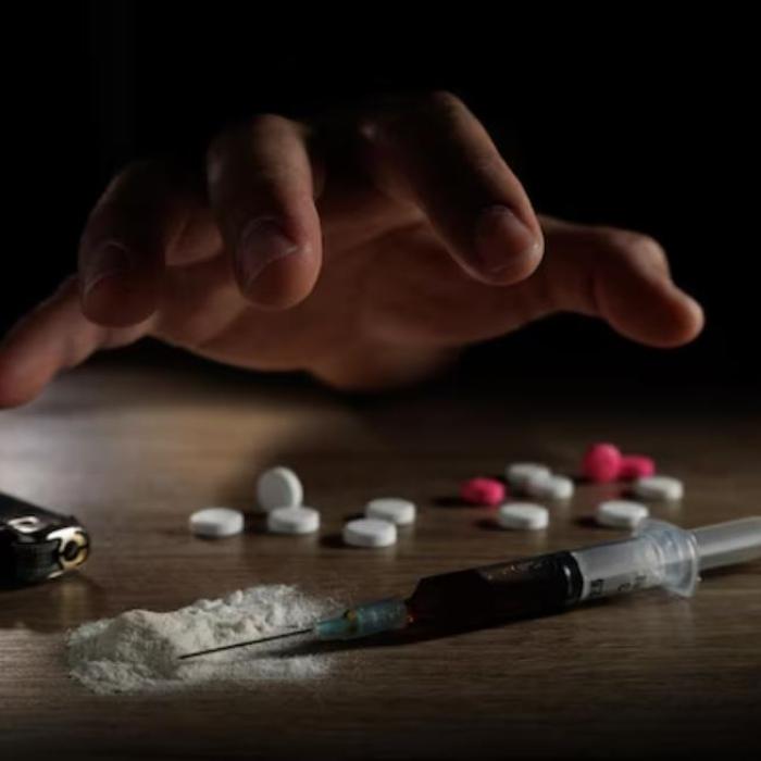 Un român care vindea droguri în casa sa din centrul Madridului, săltat de polițiști