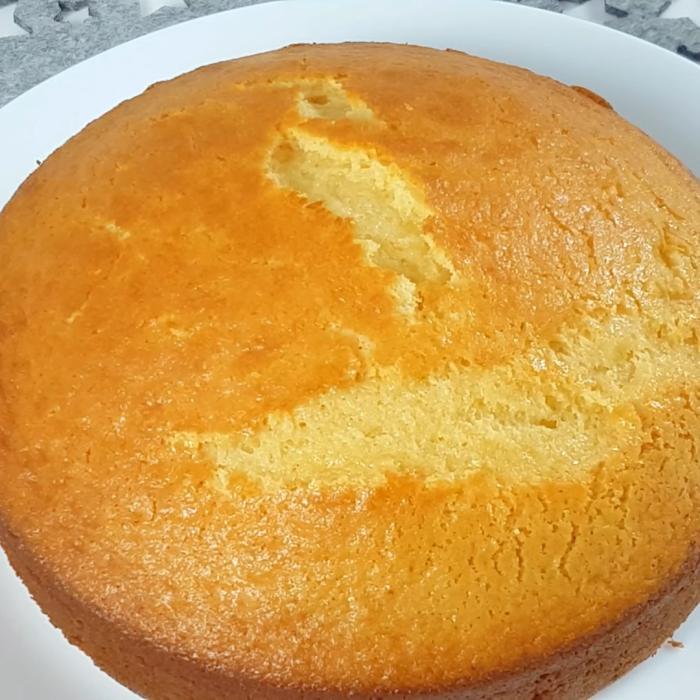 Prăjitură cu lapte, gata într-un minut: Se amestecă toate ingredientele și se dă la cuptor. Te va cuceri prin simplitate și gust