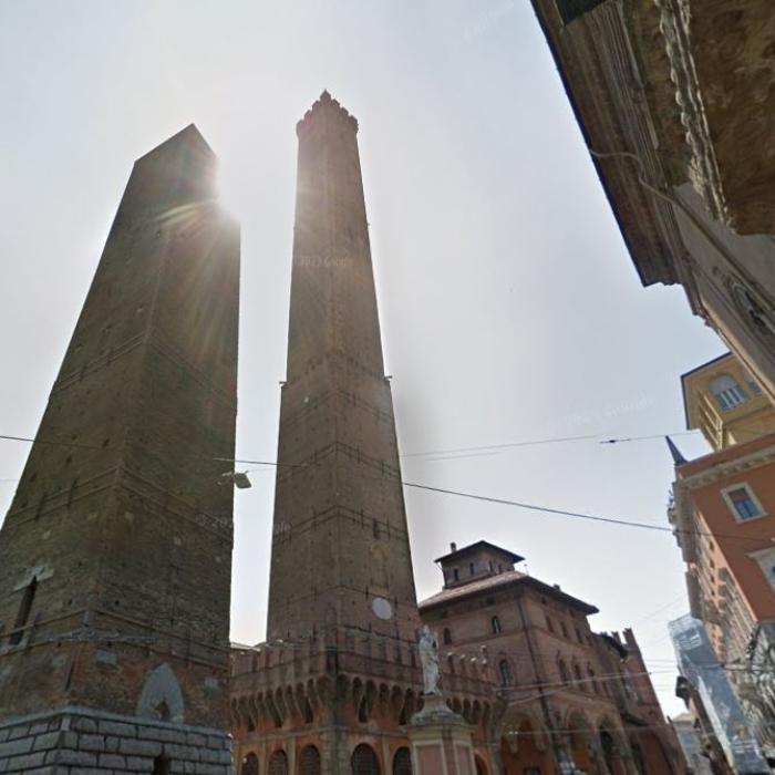 Turnurile gemene, simbolul orașului Bologna, în pericol de prăbușire. Autoritățile, în alertă