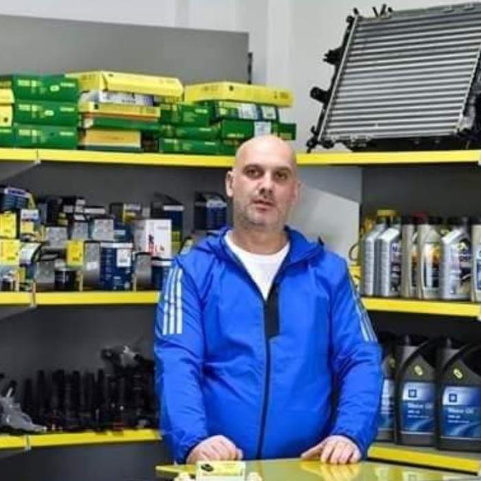 Un afacerist român boicotează plățile cu cardul: ofer discount dublu românilor, decât să dau 1% la bănci