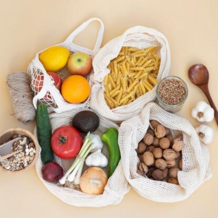 Spaniolii și-au redus coșul de consum pentru a economisi: Majoritatea caută oferte și promoții la alimente
