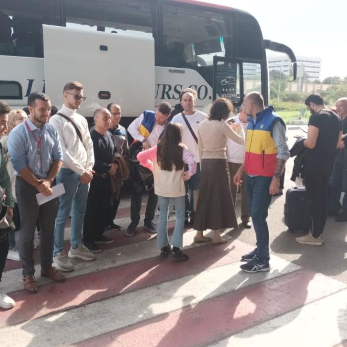 Cei 41 de cetăţeni români, evacuaţi recent din Fâşia Gaza au ajuns în România, cu sprijinul MApN
