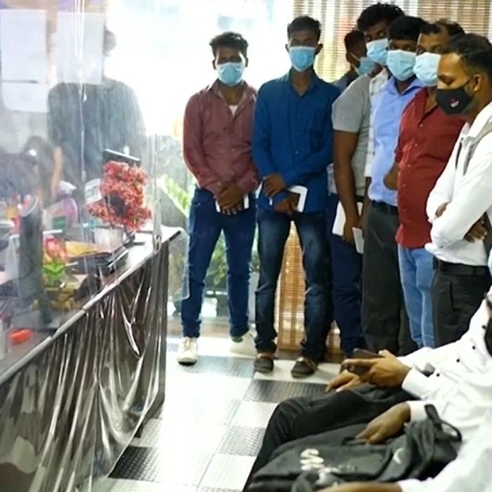 Controale la firme care angajau "la negru" muncitori din Asia. Prejudiciu de peste 12 milioane lei