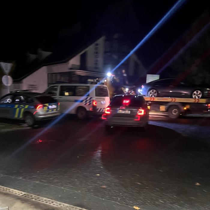 Microbuz cu cinci români la bord, blocat în Cehia, după un control de rutină