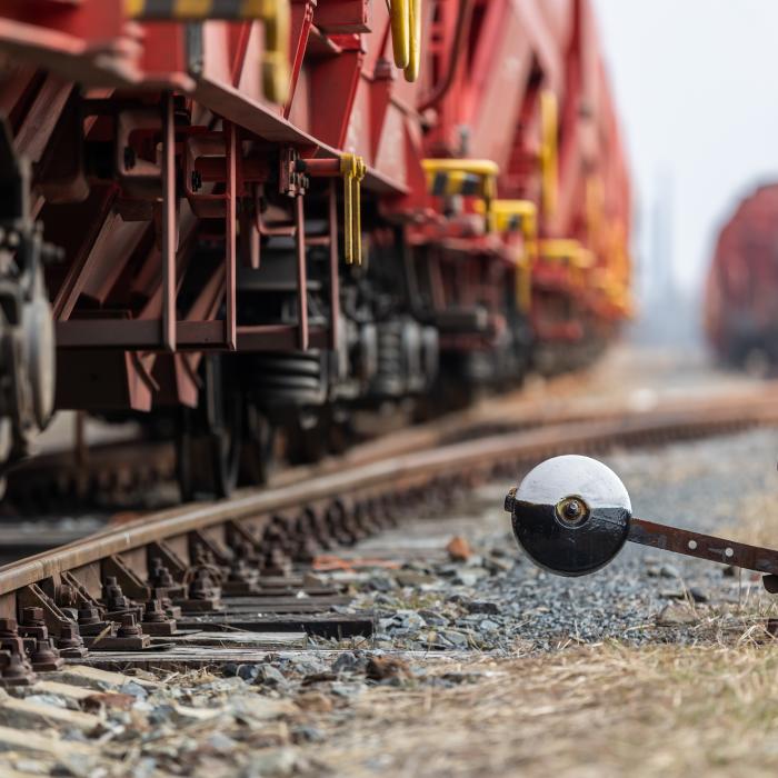 Tragedie în Bistrița-Năsăud: Șofer decedat într-un accident feroviar, după ce mașina s-a lovit de tren