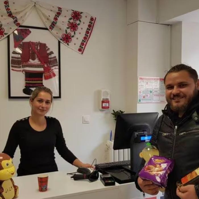 Franța. Povestea magazinului Marianei, cu produse de acasă: Românca i-a făcut pe francezi să adore pufuleții, cozonacul și pepenii murați