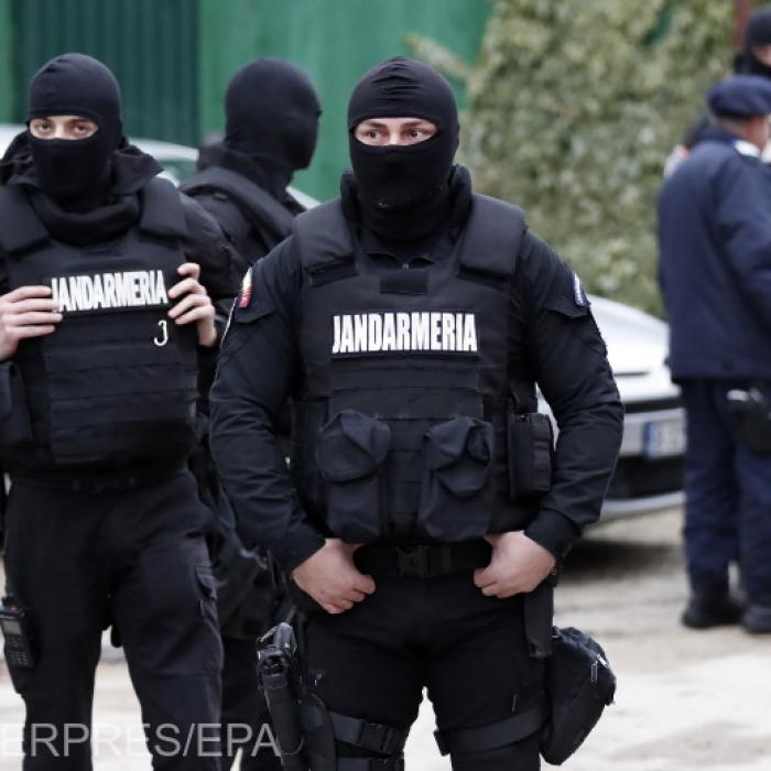 Percheziţii în Argeș, la un clan care se ocupa cu proxenetism în România şi Marea Britanie. Banii erau trimiși în țară prin intermediari