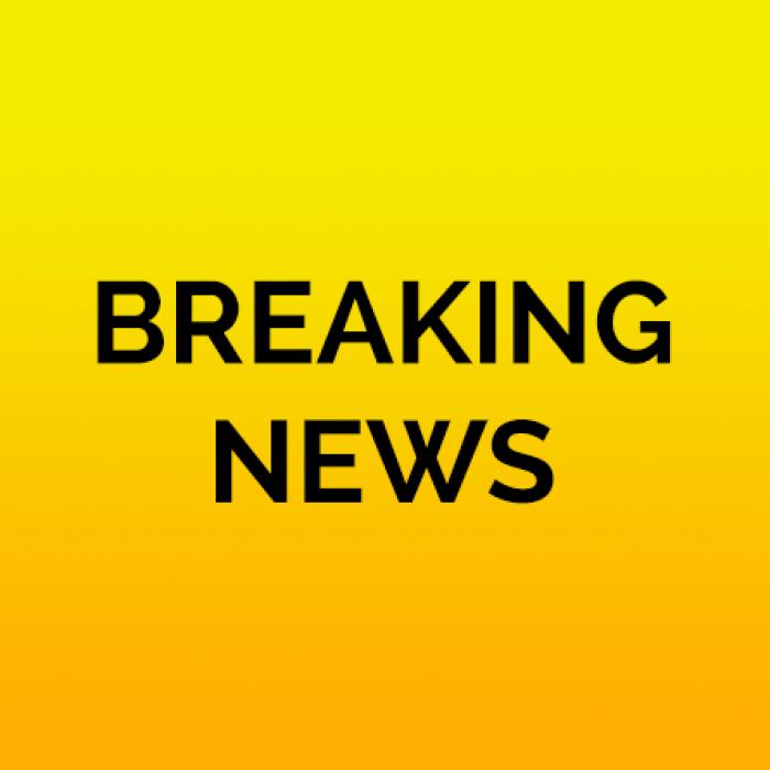 Tavanul unei bănci s-a prăbușit, în Dej: Trei persoane, prinse sub dărâmături 