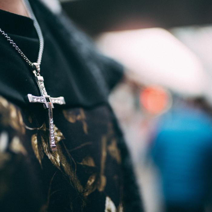 Decizia CJUE despre simbolurile religioase la locul de muncă - posibile restricții și îngrijorări