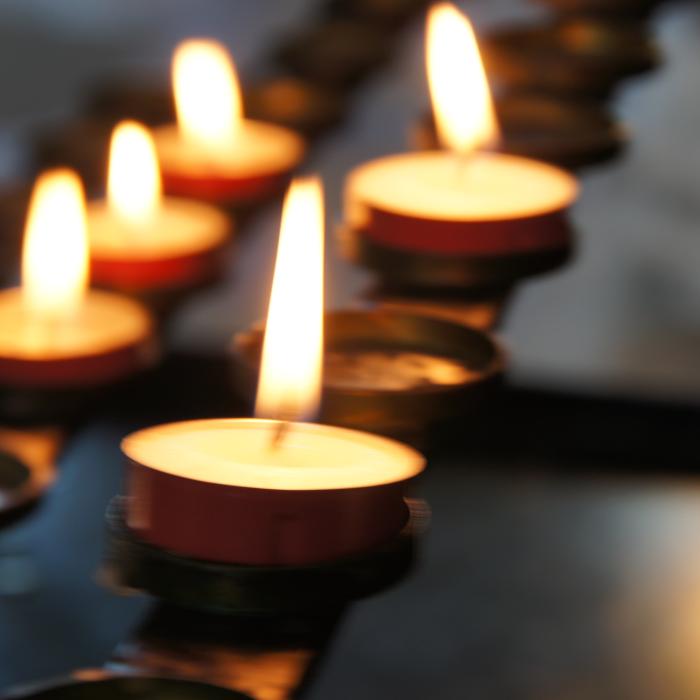 O româncă din Italia a fost condusă pe ultimul drum după o lungă bătălie cu o boală nemiloasă. A lăsat trei copii îndurerați în urmă