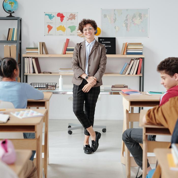 A predat engleza 20 de ani fără a avea diplomă: o profesoară din Italia, obligată să returneze aproape 250.000 de euro