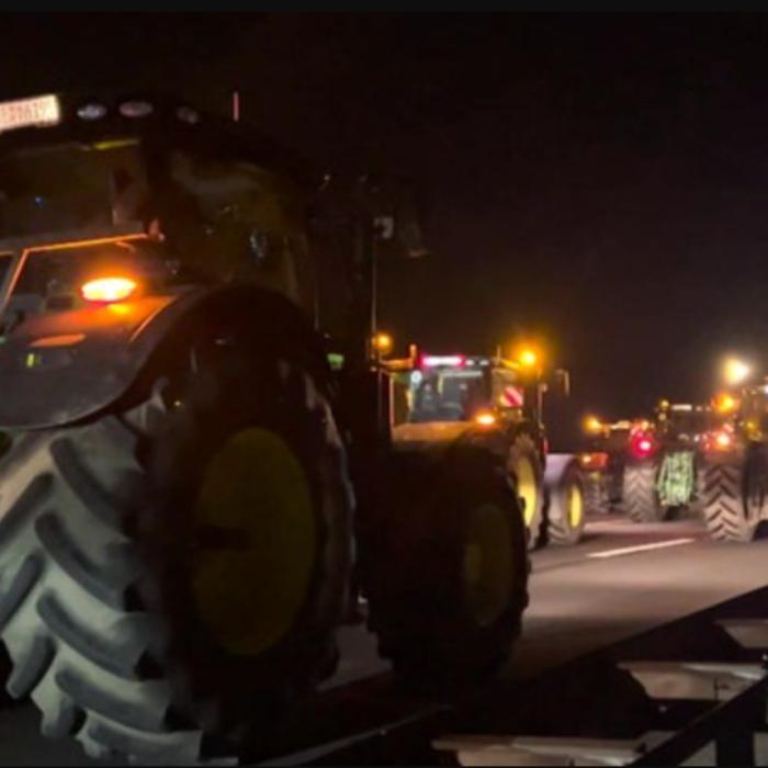 Protest fără precedent al fermierilor din Germania: blochează cu tractoarele mai multe autostrăzi 