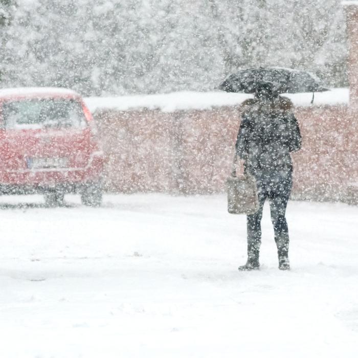 Furtuna Pia lovește în forță: Cod portocaliu de viscol în 10 judeţe, în Ajunul Crăciunului