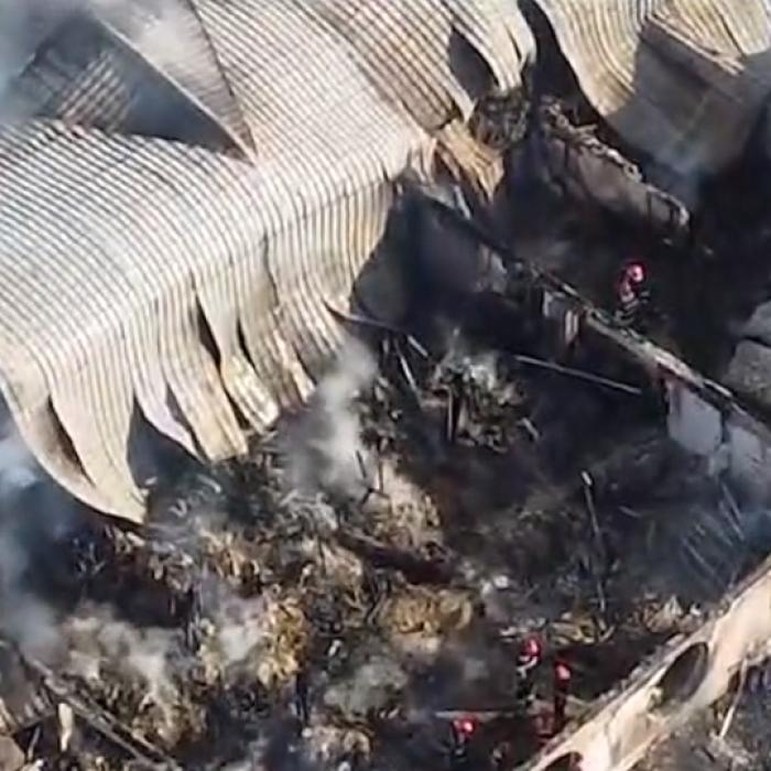 Incendiu la Ferma Dacilor: A cincea victimă carbonizată a fost găsită de echipele de intervenţie