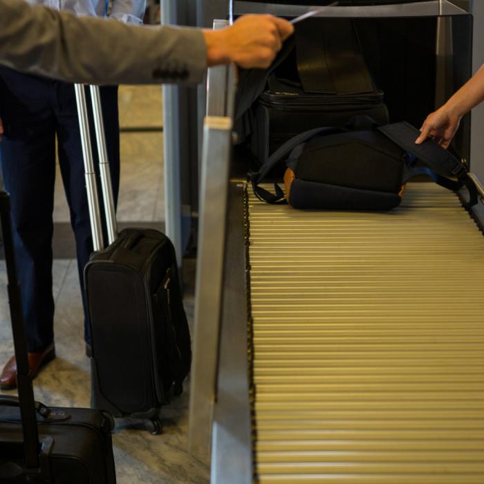 Lichide și computere, permise în bagajul de mână pe unele aeroporturi din Italia. Ovidiu Burdușa: „Poți trece şi cu apă, şi cu vin...şi cu tot ce vrei...“