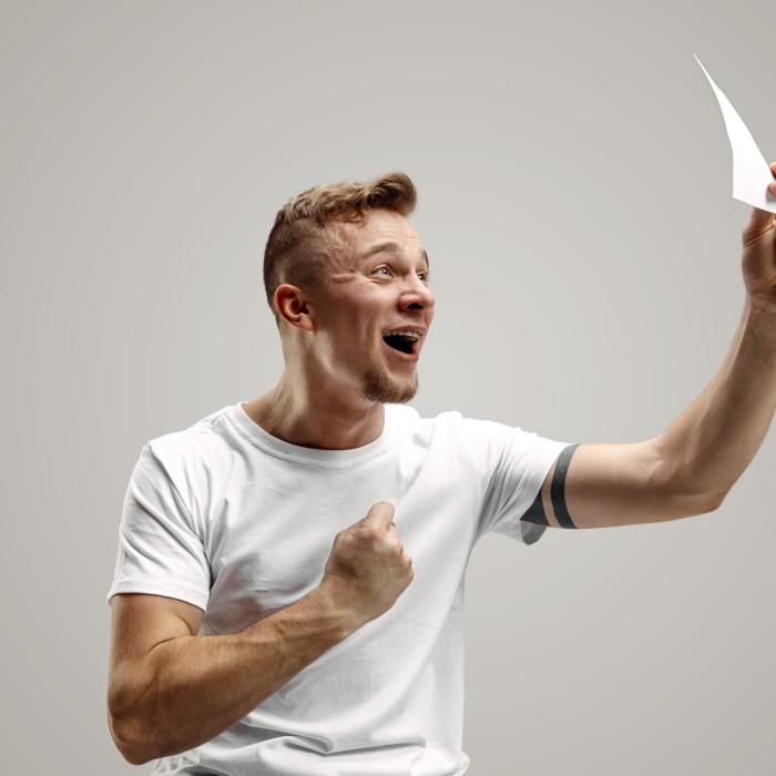 Șapte români, mai bogați, după ce au câștigat la tragerile speciale Loto din noaptea de Revelion