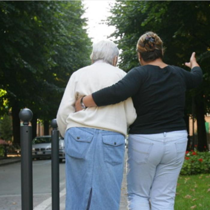 Badantă româncă, arestată. Bătrâna italiancă era internată forțat la un azil în România, iar românca se mutase cu toată familia în casa ei
