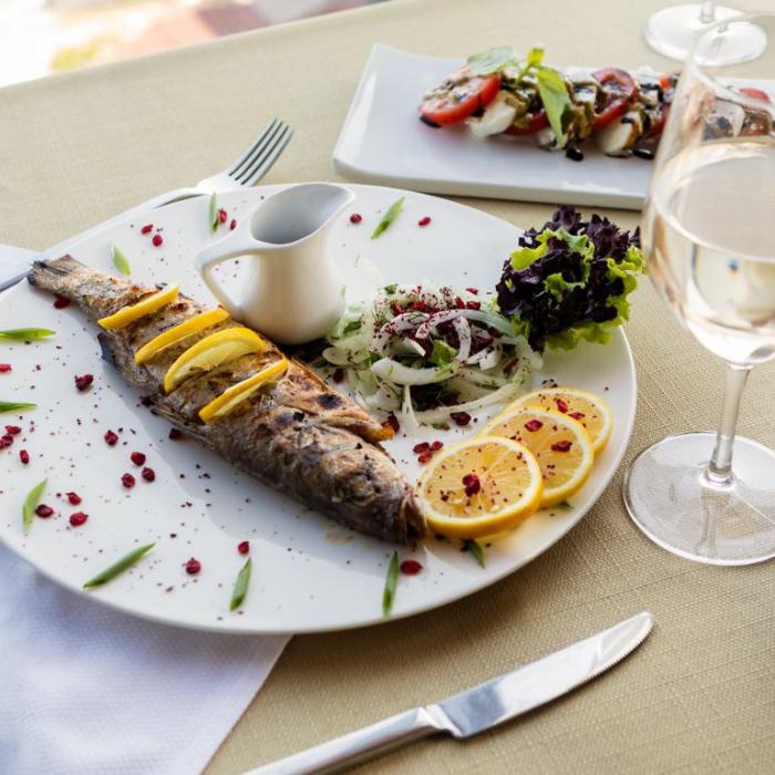 Cina va fi gata în 30 de minute: pește delicios, preparat în stil franțuzesc