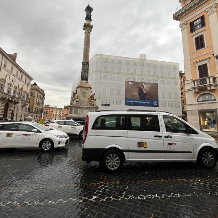 Se scumpește taxiul în Roma. Turiștii vor scoate mult mai mulți bani din buzunar din acest an. Burdușa: "Adio, tarife fixe!"