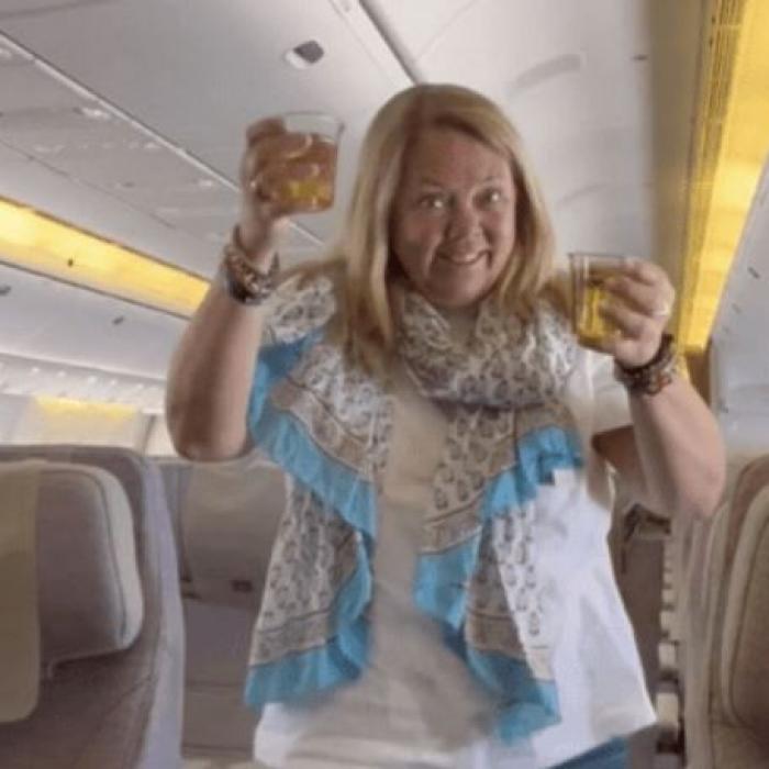 O mamă și fiica sa au dat o petrecere în avion: cele două erau singurii pasageri de la bord