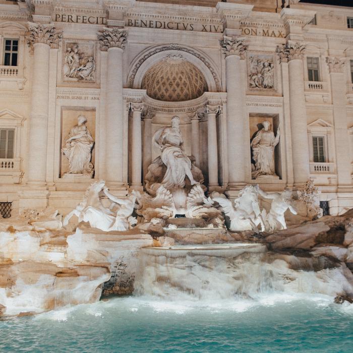 Într-un singur an, turiștii au aruncat în Fontana di Trevi din Italia monede în valoare de un milion și jumătate de euro