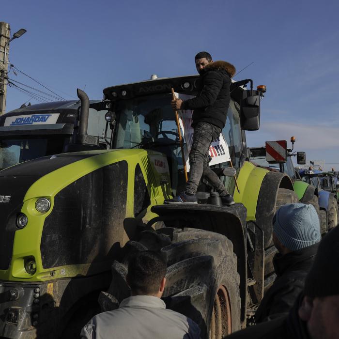 Ministrul Agriculturii face un apel către fermieri să meargă acasă: Cei care stau la Afumaţi sunt instigatori şi protestatari