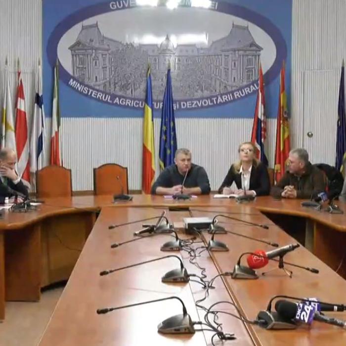 Ministrul Barbu regretă că i-a jignit pe fermieri: Dacă i-am făcut instigatori, îmi cer scuze!