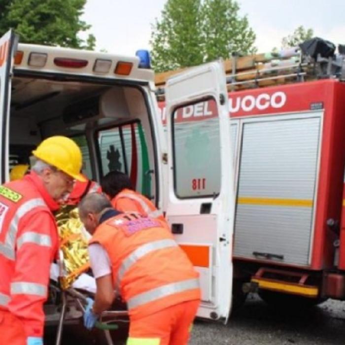 Un român, la un pas de moarte în Italia: acoperișul casei a căzut peste el în timpul nopții