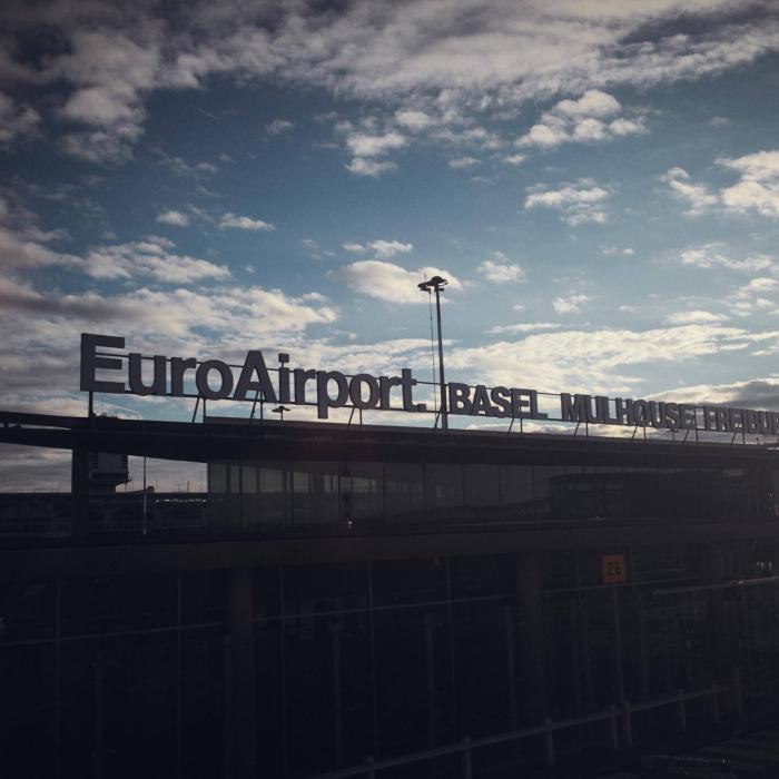 Alertă la triunghiul de frontieră dintre Franţa, Elveţia şi Germania: Aeroportul EuroAirport, închis din cauza unei ameninţări cu bombă