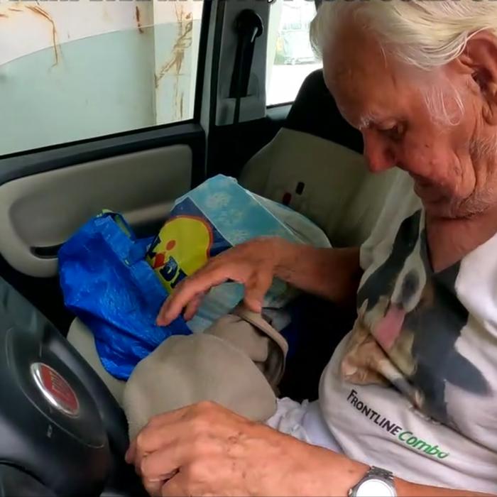 Italian, păcălit de o româncă mai tânără cu 54 de ani: a ajuns acum să locuiască într-o mașină