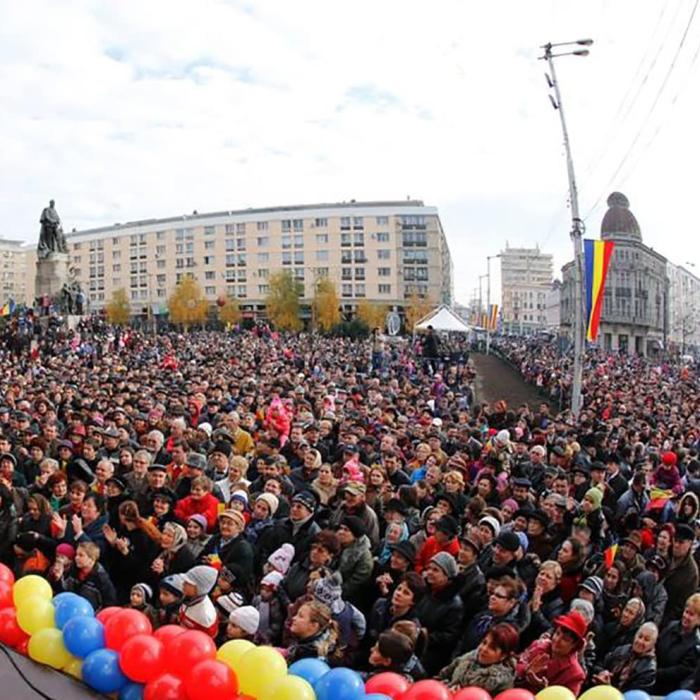 Iași. Mii de persoane iau parte la celebrarea a 165 de ani de la Mica Unire