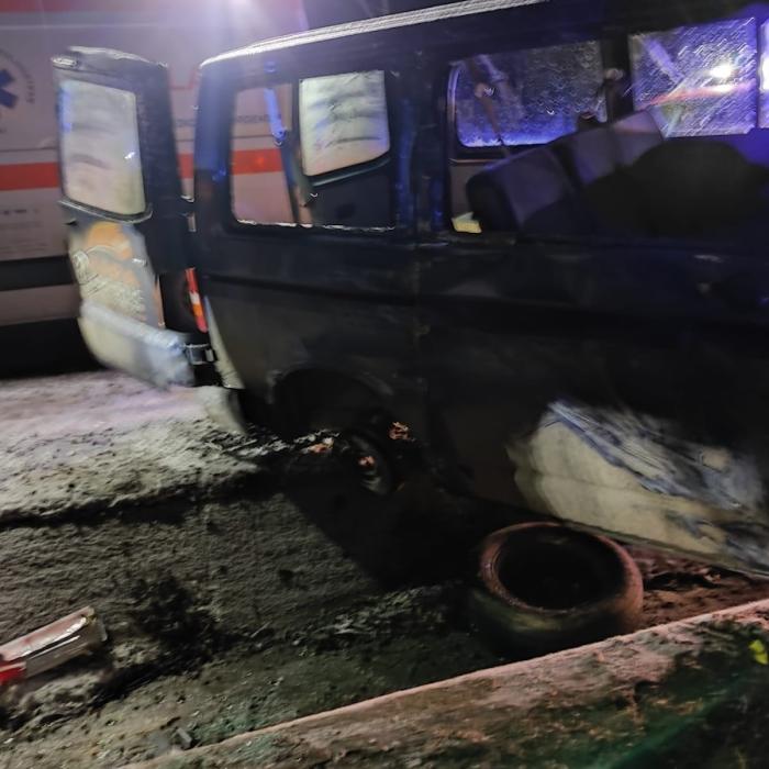 Accident grav între două microbuze și un autoturism, în județul Bihor: 17 victime, dintre care nouă transportate la spital
