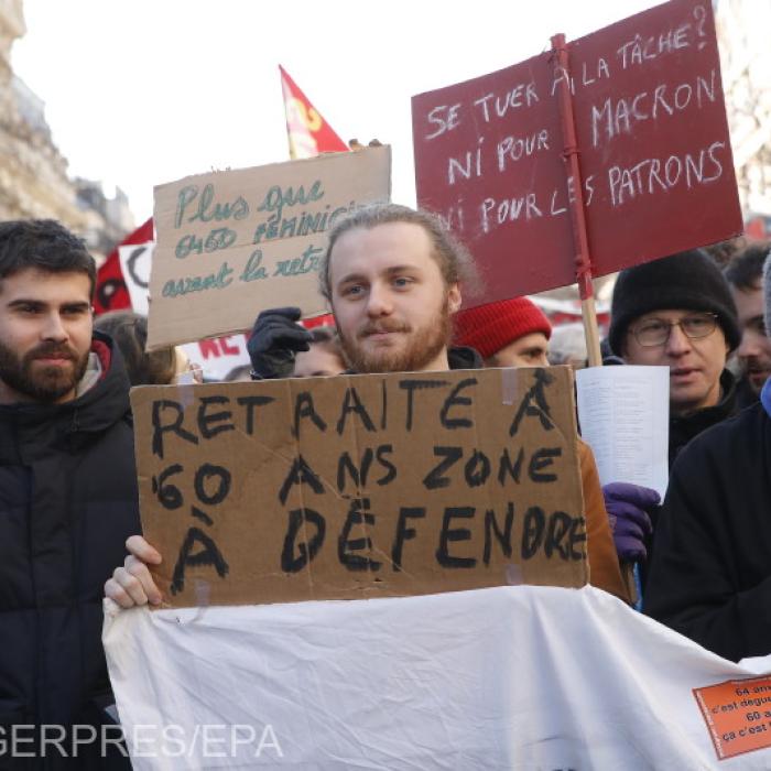 Camioanele românilor, vandalizate de fermierii din Franța. Au distrus carnea importată din România 