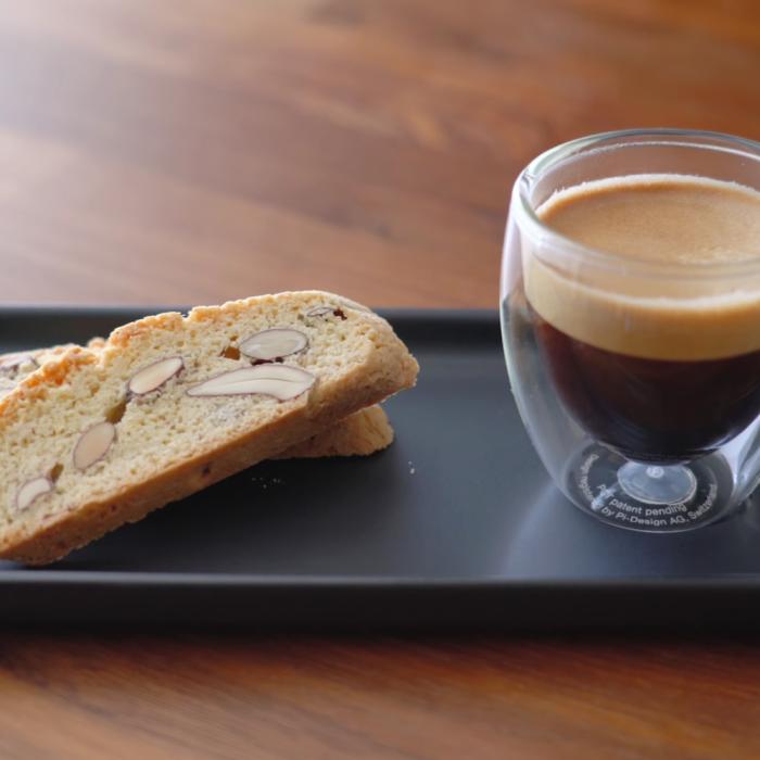 Desert italian cu fistic, alune și ciocolată: O delicatețe crocantă, ușor de făcut acasă